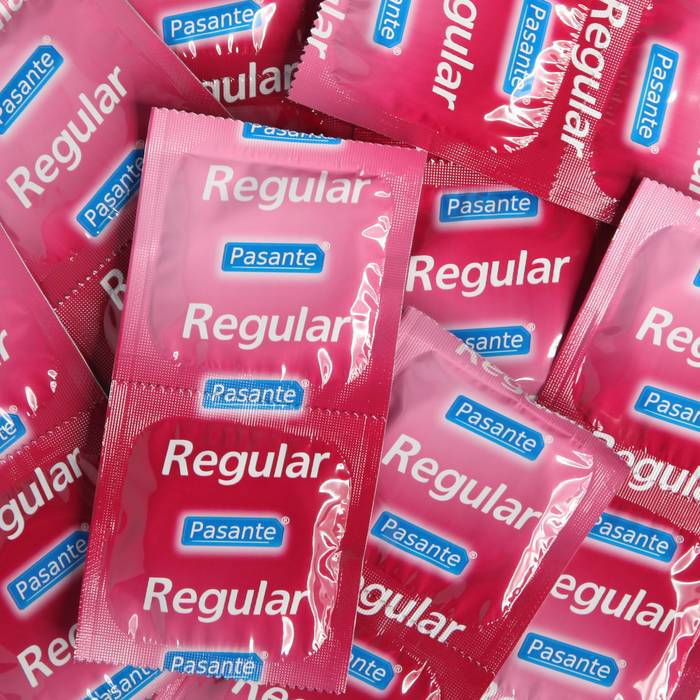 Pasante Regular Condoms (144 Pack)